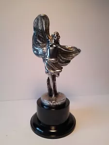 Flapper Mädchen Auto Maskottchen. 1920er Jahre Showgirl Auto Maskottchen. Tanzendes Mädchen Auto Maskottchen. - Bild 1 von 7