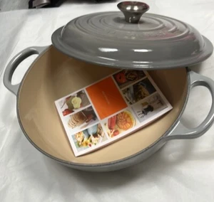 LeCreusetSignature Enameled Cast Iron French Gray 2.25 qt - Picture 1 of 2