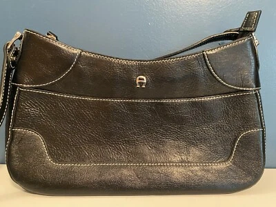 Bonito bolso monedero Etienne Aigner negro cuero genuino correa única costuras blancas Foto 1 de 4