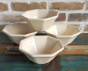 Set 4 ciotole Christophe Pichon UZES fatte a mano in ceramica francese colore crema - Foto 1 di 10