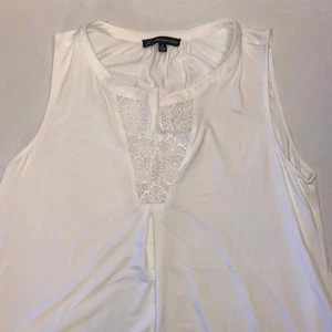 Adrianna Papell White v neck Tank with Lace Med - Picture 1 of 2