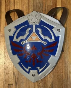 The Legend of Zelda Hylian Shield Hard Backpack Cosplay 2017 ThinkGeek Nintendo - Picture 1 of 11