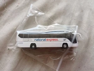 A Die Cast National Express Bus In N Gauge By Unknown Note Wing Mirror Missing - Picture 1 of 2