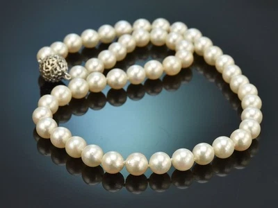 AKOYA ZUCHT PERLEN KETTE MIT SCHLIESSE AUS WEISSGOLD 585 ENTSTANDEN UM 1985 - Bild 1 von 4