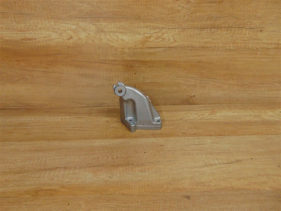 Engine Right Carrier Genuine Mercedes OM642 - A6422230104 - Image 1 of 1