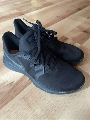 Nike Comfort Foot Bed Black  Size 6.5 Used Once To Small  AA7773-002 - Image 1 of 4