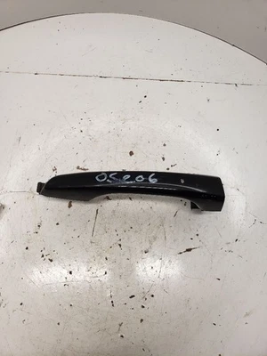 Manija de puerta exterior delantera derecha usada se adapta a: Hyundai Elantra 2017 montaje sedán Foto 1 de 4