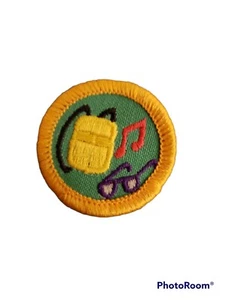 Girl Scout Junior 1990-2001 OUTDOOR FUN BADGE Hiking Backpack Sunglasses Patch - Picture 1 of 2