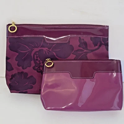 Juego de 2 bolsas de maquillaje cosmético púrpura oscuro Estee Lauder cierre de cremallera fácil de limpiar Foto 1 de 4