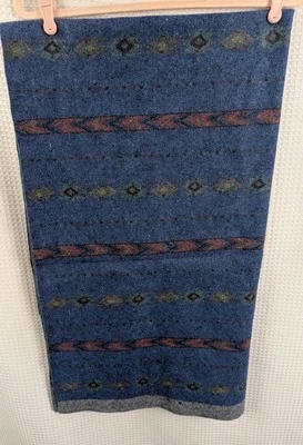 Tela de fieltro pesado con diseño azteca 64 pulgadas de ancho por 1 yarda Foto 1 de 4