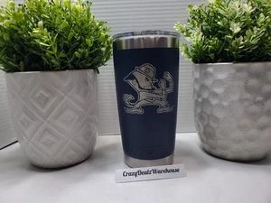 Yeti Notre Dame Fighting Irish 🏈 Exclusive in Game 20 oz Tumbler Blue ~Neu - Bild 1 von 9