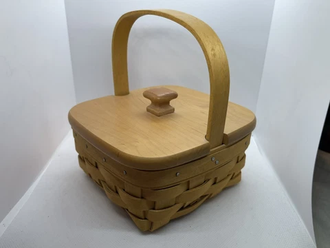 Longaberger Tarragon booking basket with lid Cover
