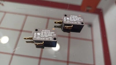 Microinterruptor A 33N13C-FD-63 microondas MIELE M8261-1 - Imagen 1 de 2