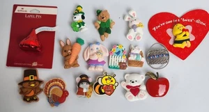 Hallmark Holiday 16 Pins Lot Valentinstag Thanksgiving Ostern St. Patrick Apple - Bild 1 von 12