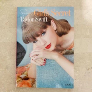 Taylor Swift Girl's Secret Photo Book 2013 Fashion Style Book - Bild 1 von 1
