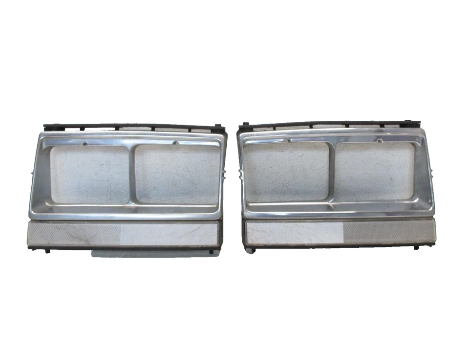 Cubierta de luz derecha izquierda bisel de faros Volvo 262C 1981-1985 #93 Foto 1 de 4