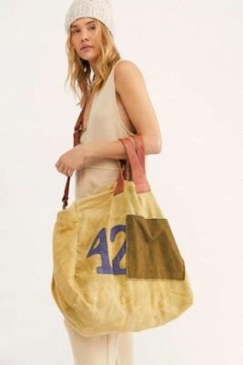 We the Free сумка с короткими ручками бунгало - $68 Рекомендуемая розничная цена производителя - Изображение 1 из 2