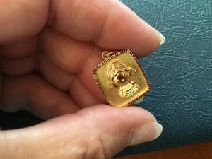 14k YELLOW GOLD LITTLE GIRL FIGURE CHARM OR PENDANT 3.0 GRAMS - Picture 1 of 6