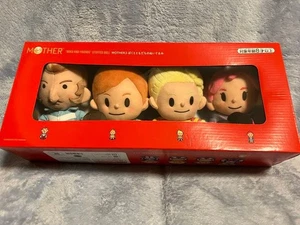 EarthBound Mother 3 Four Peluche Set Progetto Hobonichi Nintendo Japan Limited - Foto 1 di 5