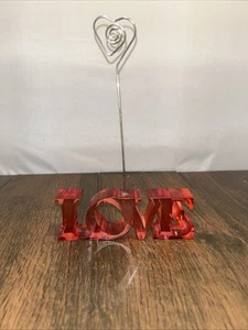 Red Plastic Wire "Love" Photo, Card Note Holder Desk Decoration - Picture 1 of 10