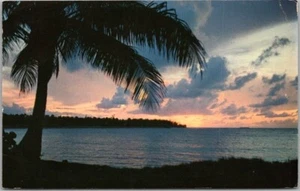 Postal vintage de Puerto Rico ""A Beautiful Sunset - Caribbean Vacationland"" 1974 - Imagen 1 de 2