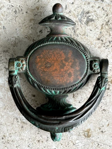 ANTIQUE 1880's VICTORIAN GEORGIAN BRONZE URN TORCHIERE w/ SHEEP HEAD DOORKNOCKER Cover