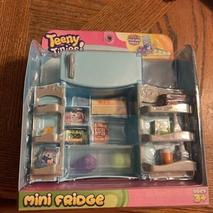 Teeny Tinies Kitchen Refrigerator 16pc Mini Food Playset NEW - Picture 1 of 4