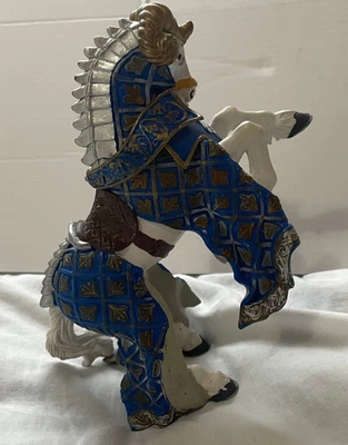Figura de fantasía Papo Medieval World of Knights Horse con escudo de carnero azul 2007 Foto 1 de 4