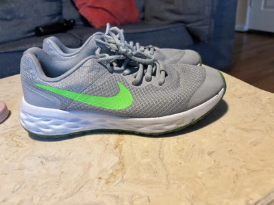 Nike Revolution 6 Light Smoke Grey/ Green Strike Sz 5.5 - Image 1 of 4