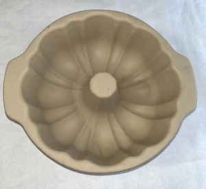 The Pampered Chef Gres Bundt Pan Acanalado Colección Patrimonio Familiar - Imagen 1 de 8