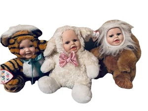 Kuschelkinder Konvolut 3 Puppen Affe, Lamm, Tiger Porzellankopf Plüsch Sammlerstücke - Bild 1 von 10