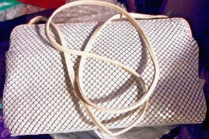 Whiting and Davis vintage white mesh medium/small cross body purse/bag - Picture 1 of 9