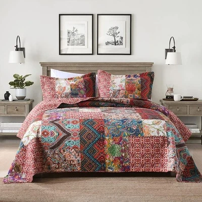 Cotton Patchwork Bedspread King Size Vintage Floral Quilt Set W/ Pillow Covers - Image 1 of 4