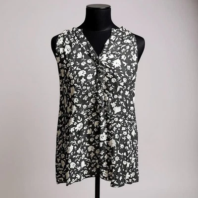 Eight Sixty Sleeveless Top Black and White Floral Medium - Image 1 of 2