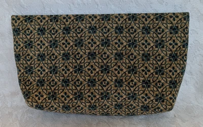 Bolso sin asas pequeño de maquillaje de diseñador Elaine Arsenault estuche azul verde geométrico Foto 1 de 4