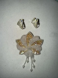 VTG 1990 Avon Sequin Blossom Pin Beads Clip On EarringsFlower Floral Flower Pear - Picture 1 of 4
