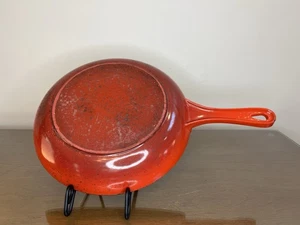 Padella in ghisa rivestita smaltata Le Creuset 9-1/2 Cerise rossa Francia vintage - Foto 1 di 16