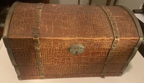 Vtg Wooden Doll Trunk Dome Top Chest w/Drawer 7" Tall - LOT#37-20 Cover