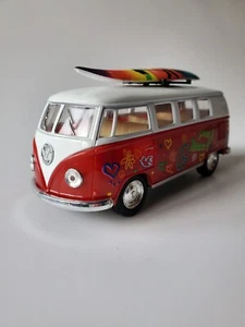 1962 Volkswagen Classic Van Flowers with Surfboard 1:32 (Red) - Picture 1 of 11