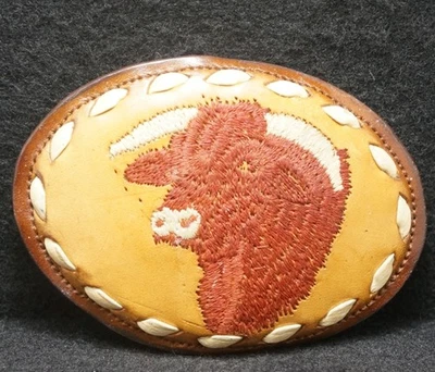 XA01167 VERY COOL VINTAGE 1970s **BULL COW** ANIMAL ARTWORK LEATHER BELT BUCKLE - Image 1 of 2