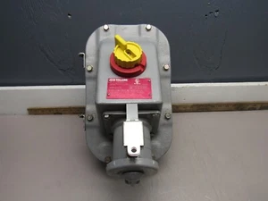 KILLARK VWSQ6034 VERSAMATE RECEPTACLE INTERLOCKED WITH SWITCH,60A, MAKE OFFER! - Picture 1 of 6
