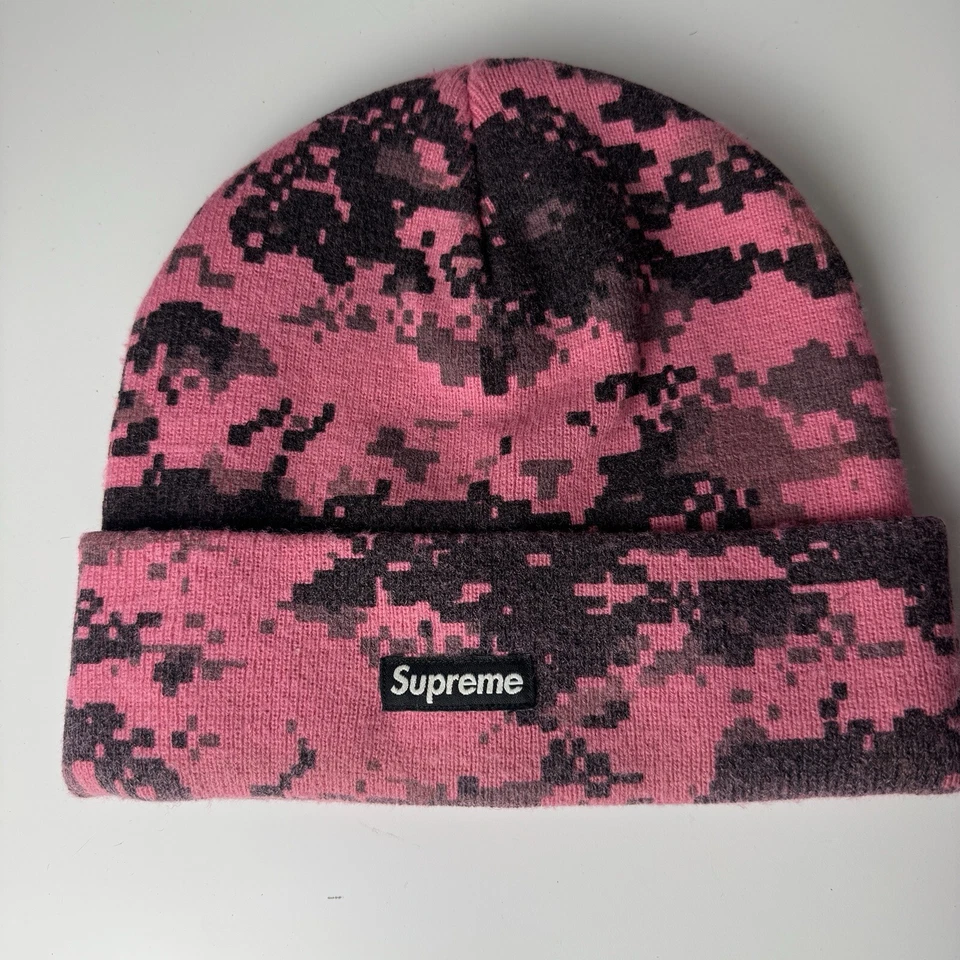 Gorro japonés de camuflaje digital rosa SUPREME marca Streetwear FW17 logotipo de caja Foto 1 de 4