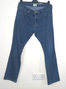 Wrangler Larston W34 L30 Dark Wash Denim Blue Straight Leg Jeans - Picture 1 of 8