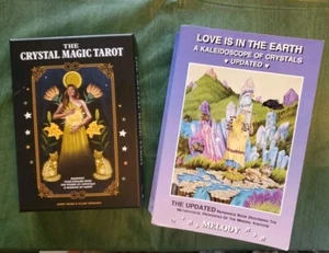 Love Is in the Earth Kaleidoscope Crystals Updated PB + BN Crystal Magic Tarot - Foto 1 di 14