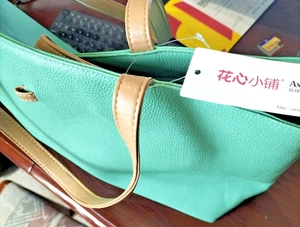 Axixi Large Tote, Vegan Leather - Picture 1 of 14