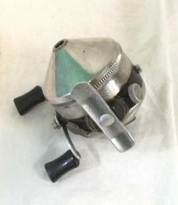 Vintage Zebco Spinner Model 33 Spin Cast Fishing Reel - Picture 1 of 4