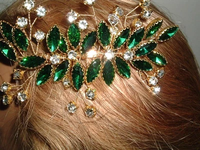 EMERALD GREEN  AND WHITE RHINESTONE SLIDE HAIR COMB - Image 1 of 3