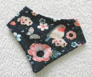 Halstuch ♥ Dreiecktuch ♥ Rotkehlchen ♥ Blumen ♥ Schmetterlinge ♥ handmade - Bild 1 von 2