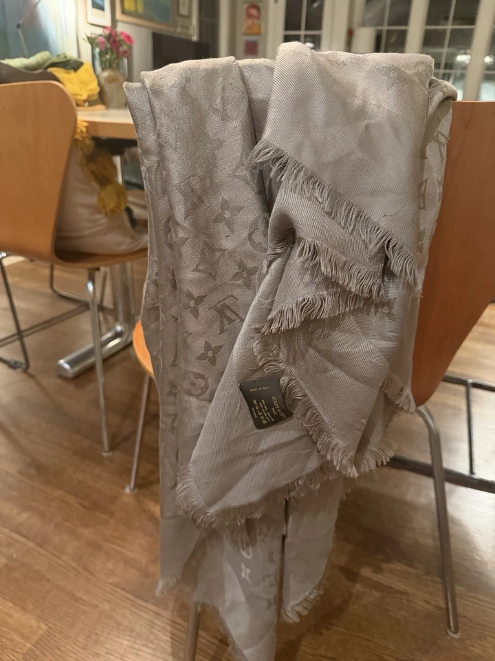 Louis Vuitton Women's Scarf - Image 1 of 4