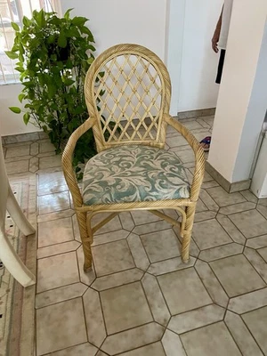 Винтажные обеденные стулья из ротанга во флорентийском стиле — всего 6, 2 с подлокотниками - Изображение 1 из 2